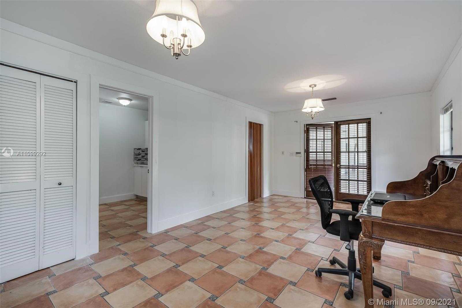 Small Image of 6401 SOUTH WEST 82ND AVE, Miami Number 45