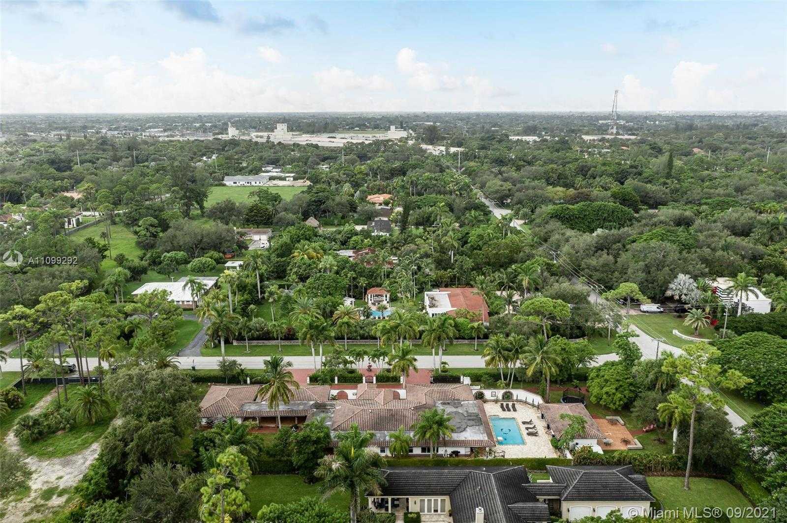 Small Image of 6401 SOUTH WEST 82ND AVE, Miami Number 60