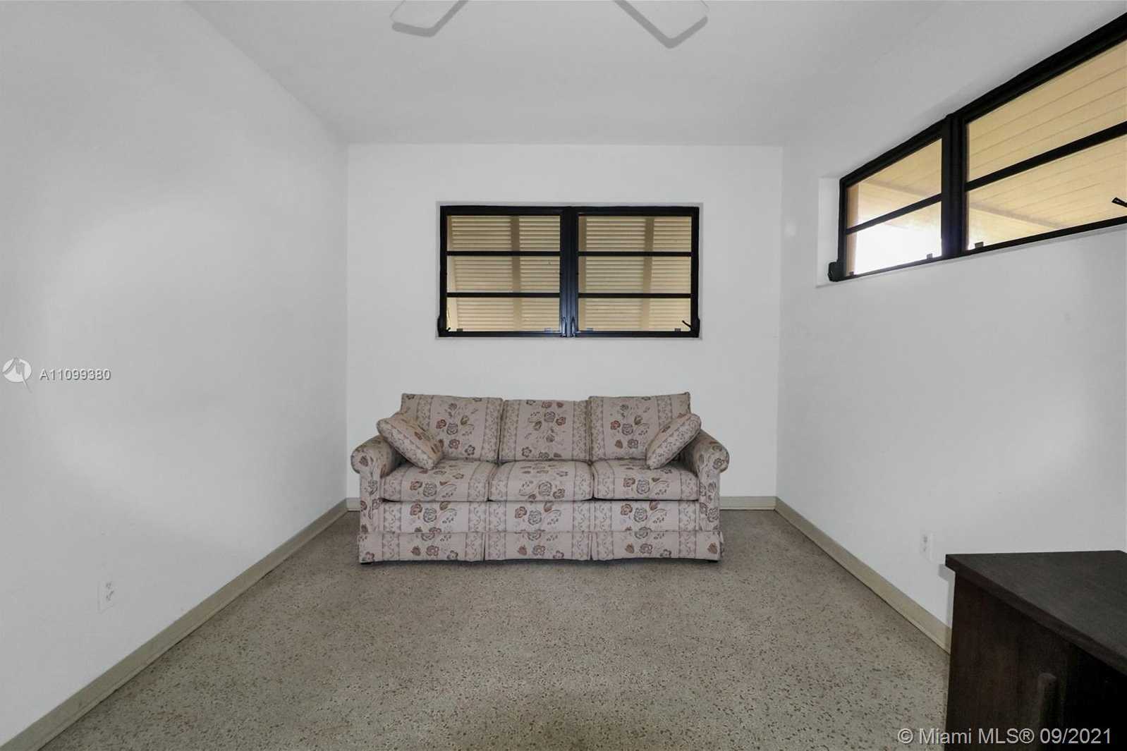 Small Image of 10045 SOUTH WEST 136TH ST, Miami Number 13