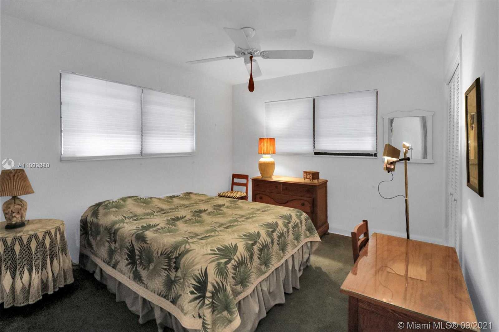 Small Image of 10045 SOUTH WEST 136TH ST, Miami Number 15