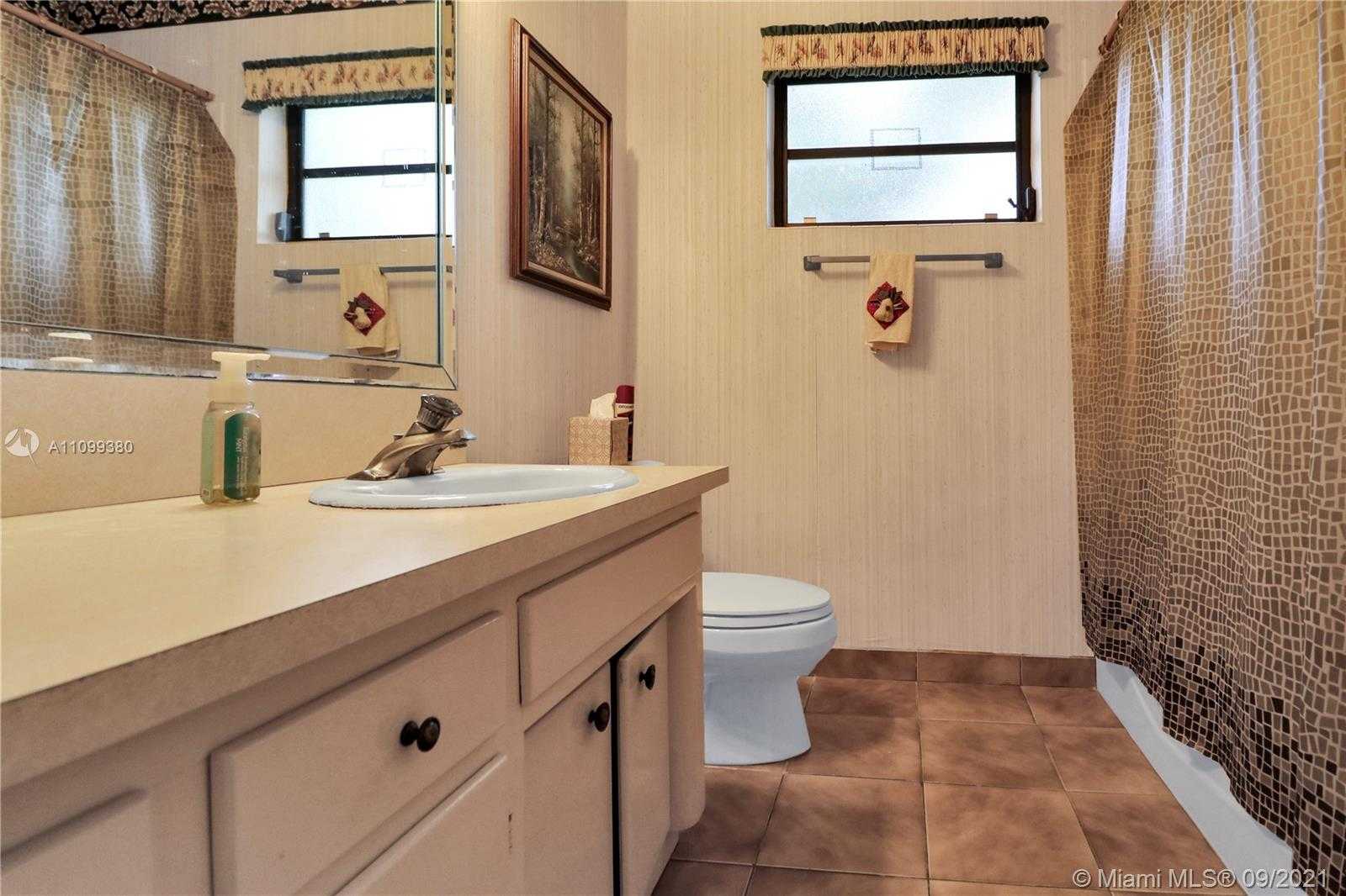 Small Image of 10045 SOUTH WEST 136TH ST, Miami Number 18