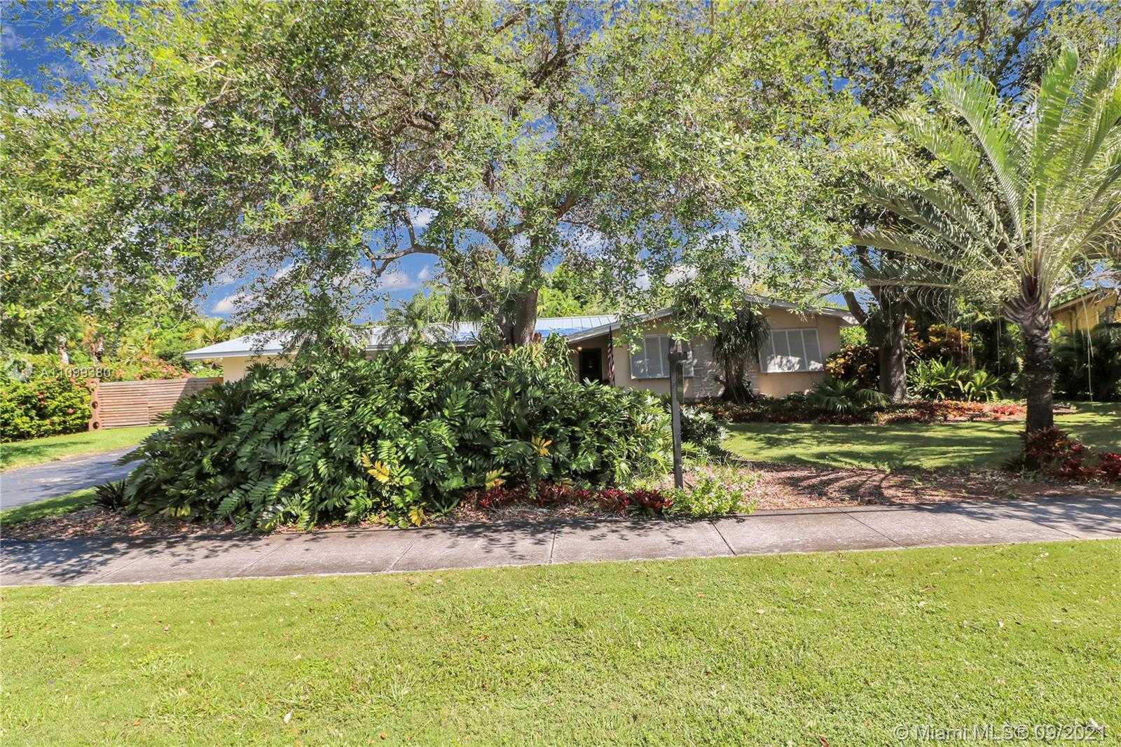 Small Image of 10045 SOUTH WEST 136TH ST, Miami Number 2