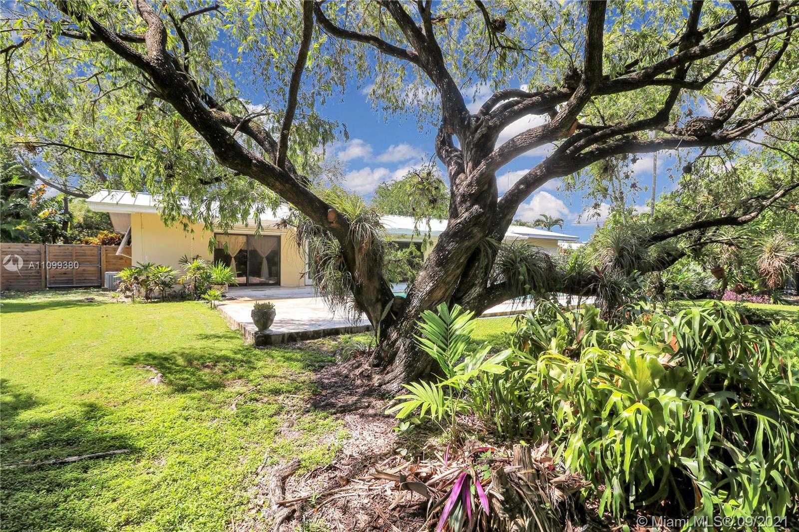Small Image of 10045 SOUTH WEST 136TH ST, Miami Number 21