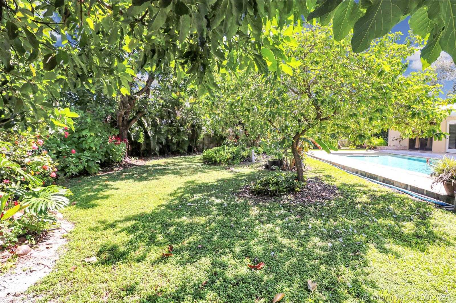 Small Image of 10045 SOUTH WEST 136TH ST, Miami Number 25