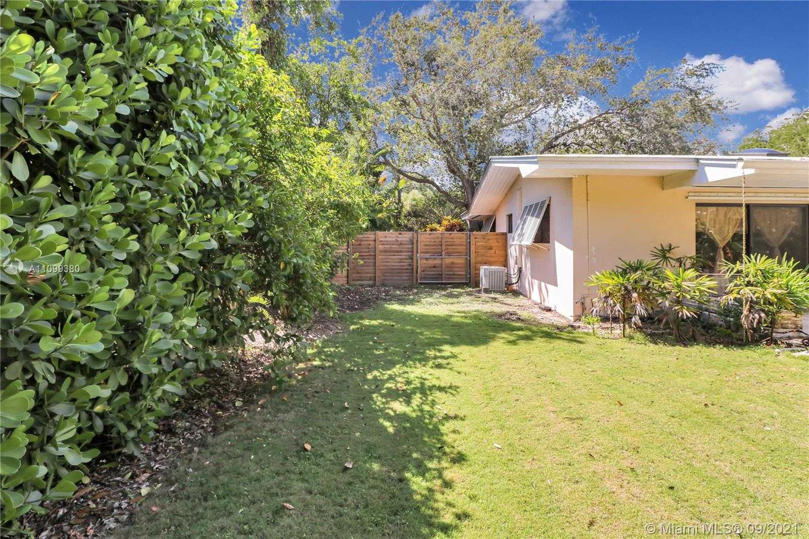 Small Image of 10045 SOUTH WEST 136TH ST, Miami Number 26