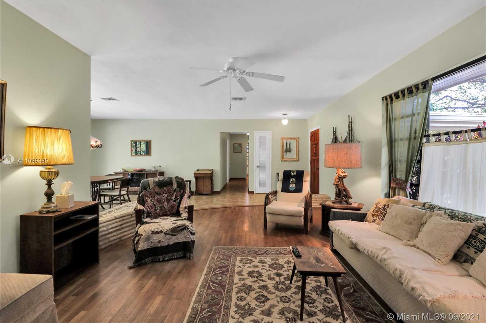 Small Image of 10045 SOUTH WEST 136TH ST, Miami Number 6