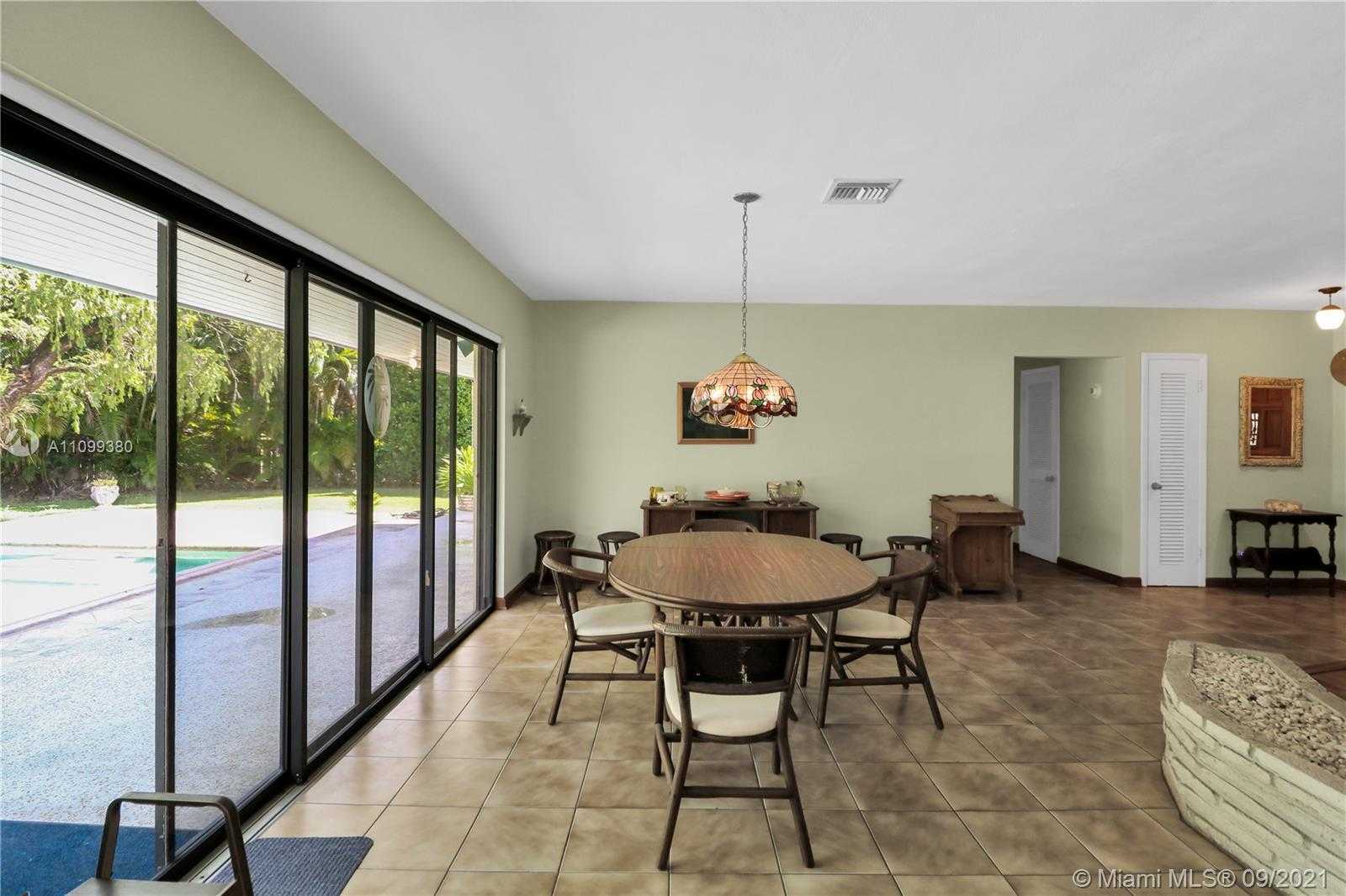 Small Image of 10045 SOUTH WEST 136TH ST, Miami Number 8