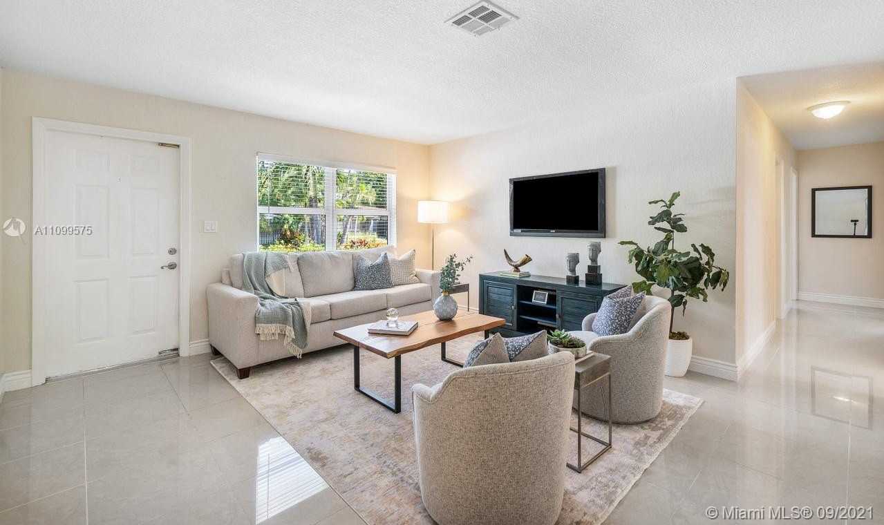 Small Image of 1944 NORTH EAST 26TH DR, Wilton Manors Number 2