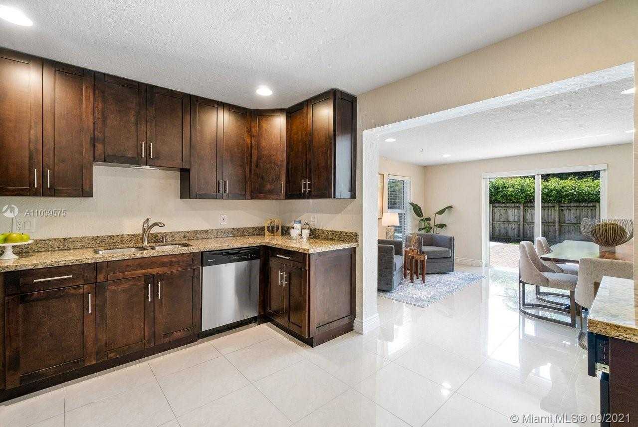 Small Image of 1944 NORTH EAST 26TH DR, Wilton Manors Number 7