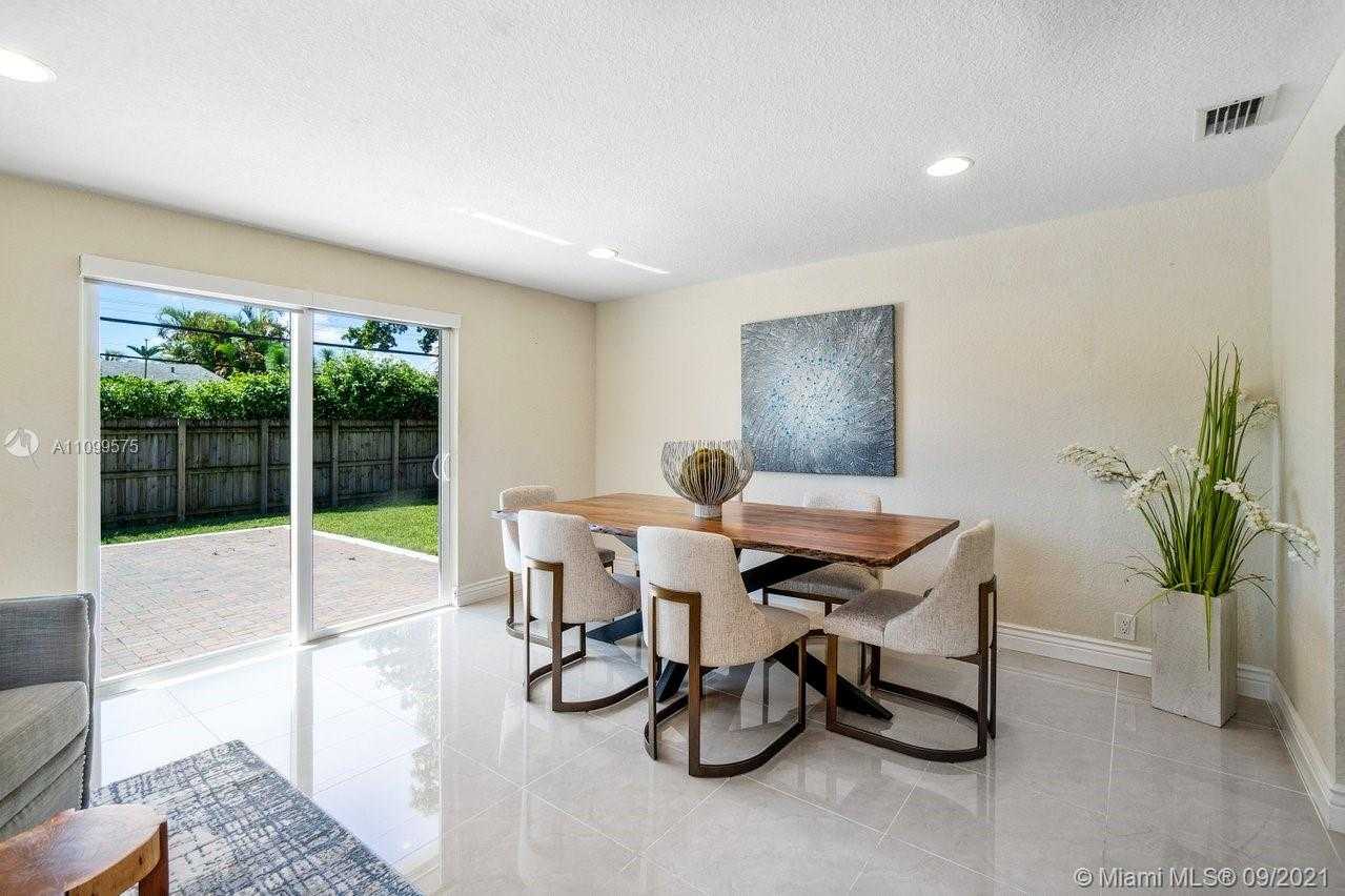 Small Image of 1944 NORTH EAST 26TH DR, Wilton Manors Number 8