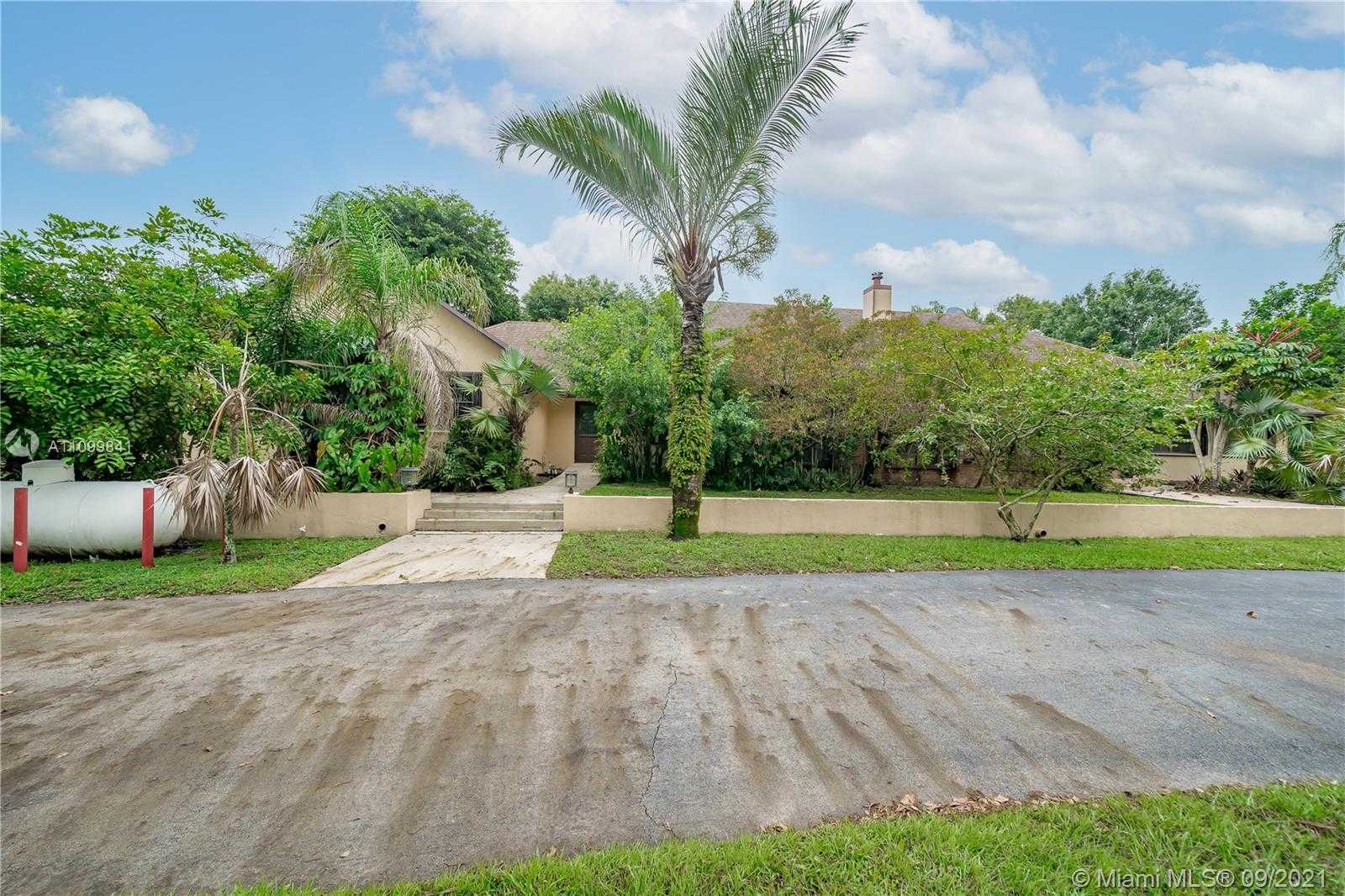 Small Image of 11050 SOUTH WEST 57TH ST, Davie Number 11