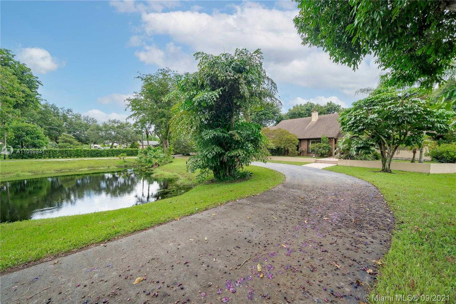 Small Image of 11050 SOUTH WEST 57TH ST, Davie Number 13