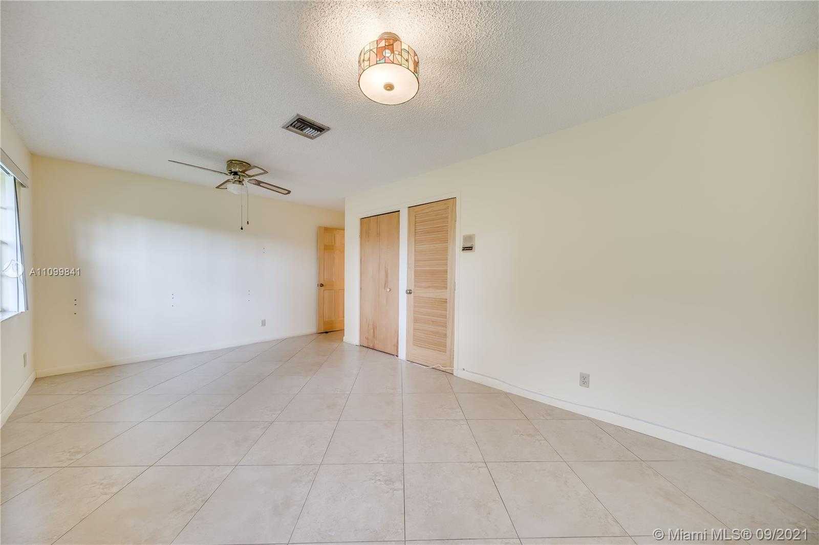 Small Image of 11050 SOUTH WEST 57TH ST, Davie Number 16