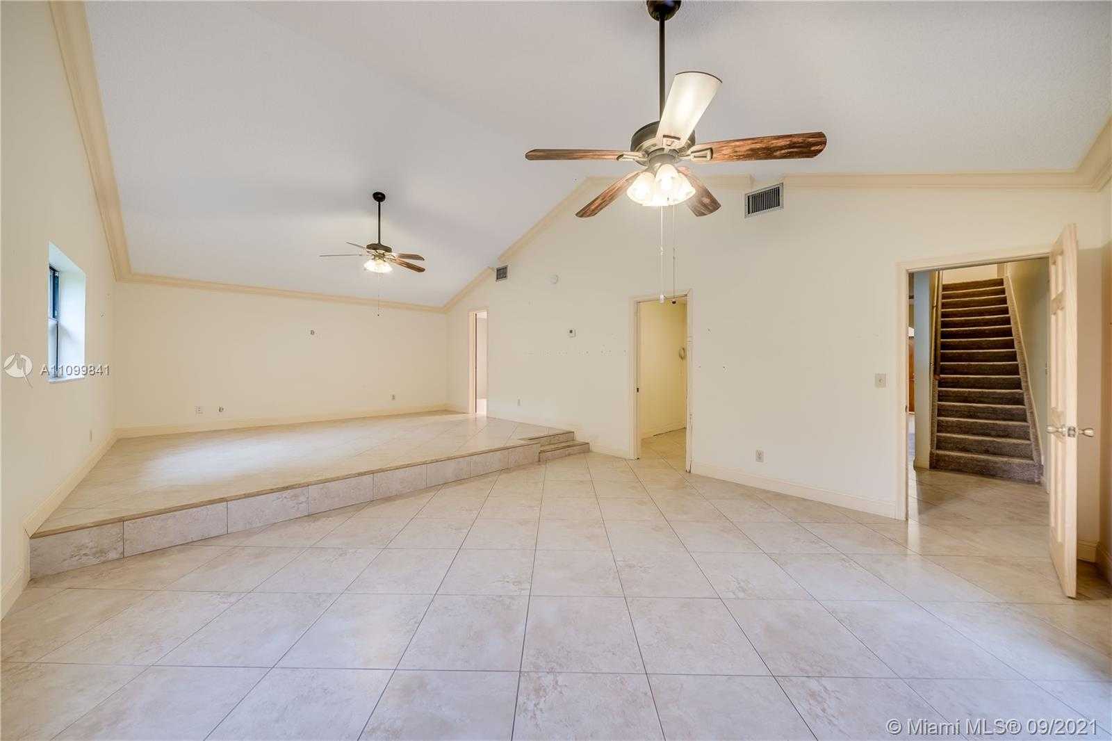 Small Image of 11050 SOUTH WEST 57TH ST, Davie Number 20