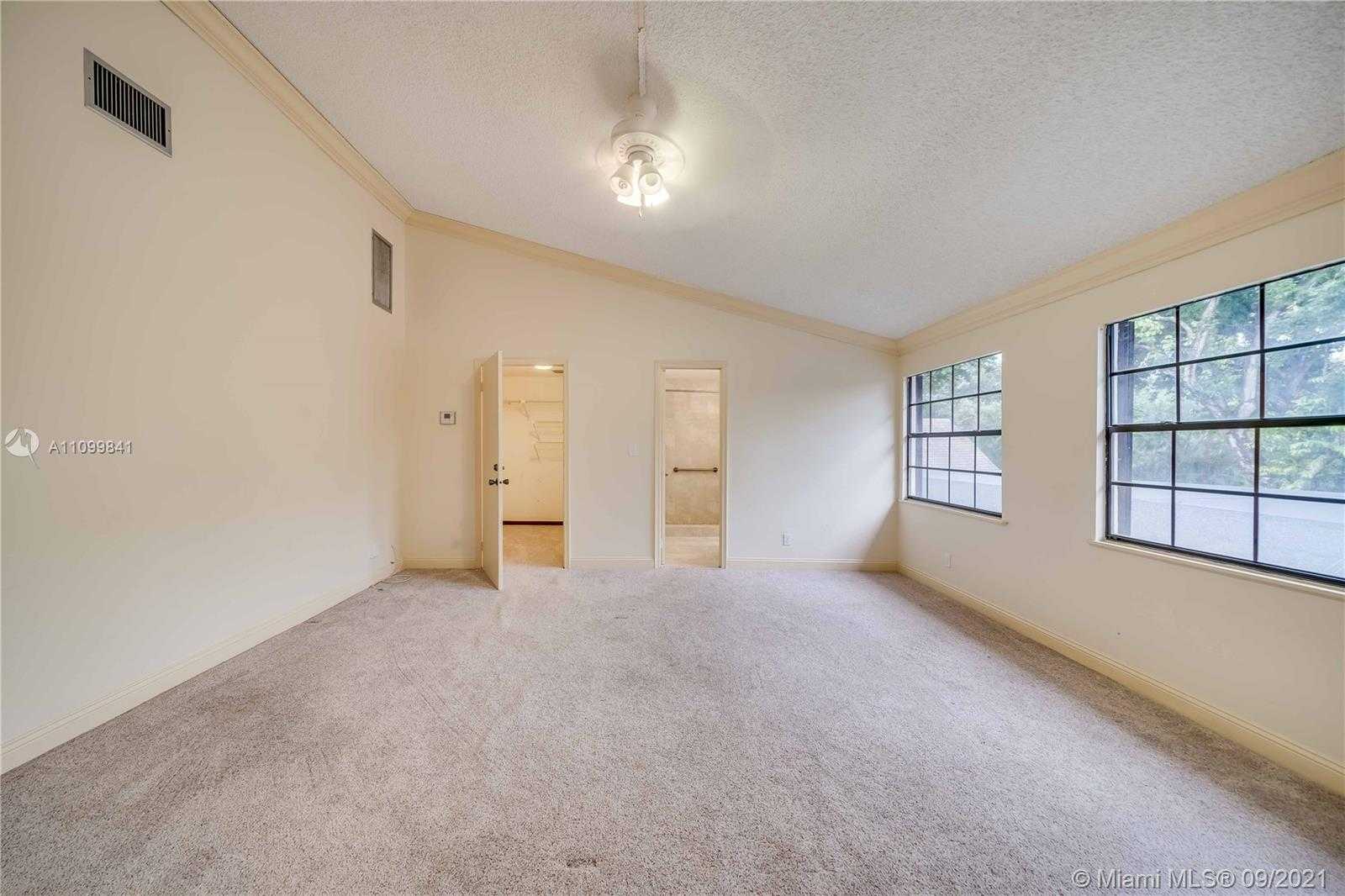 Small Image of 11050 SOUTH WEST 57TH ST, Davie Number 27