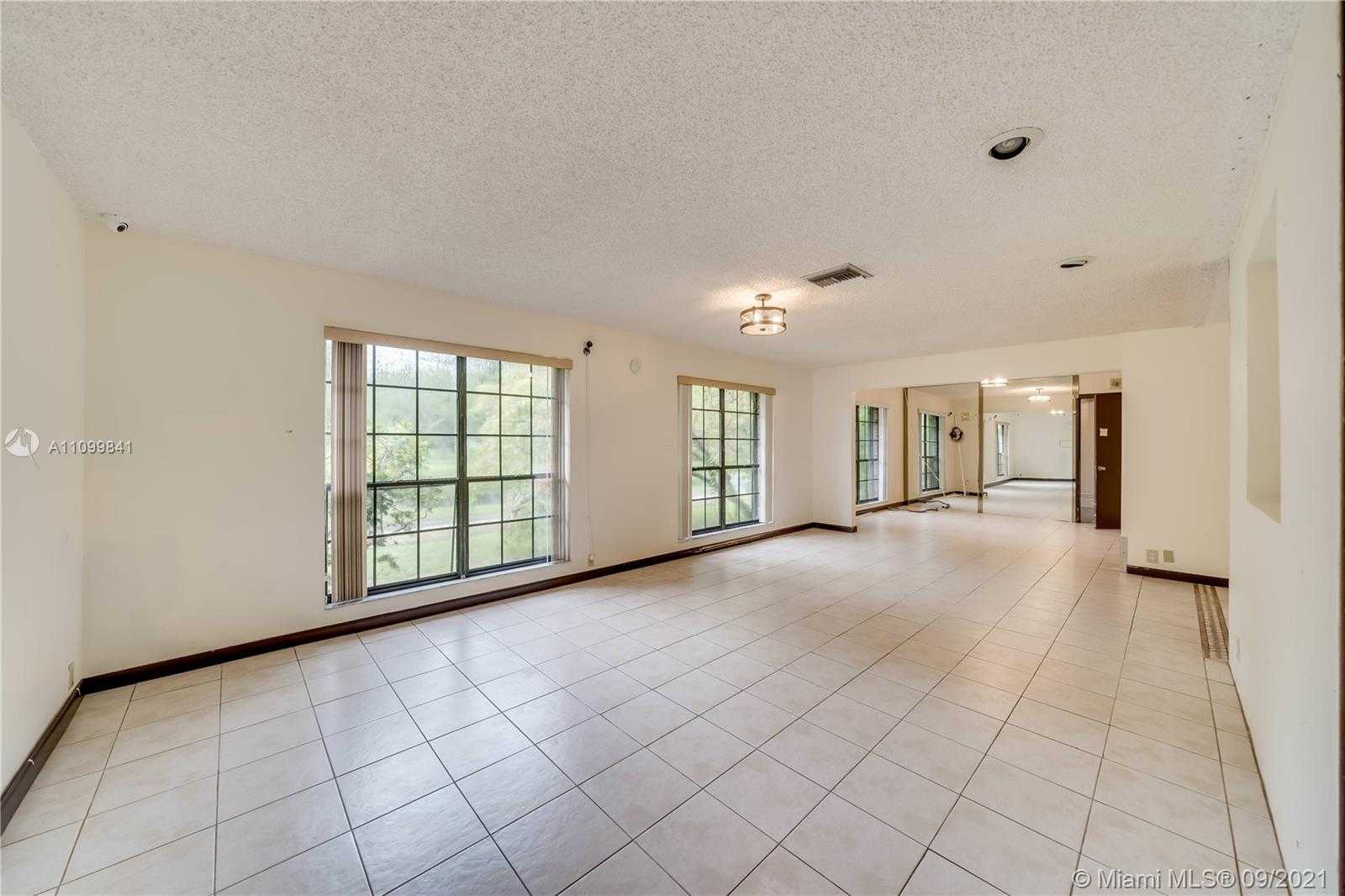 Small Image of 11050 SOUTH WEST 57TH ST, Davie Number 34