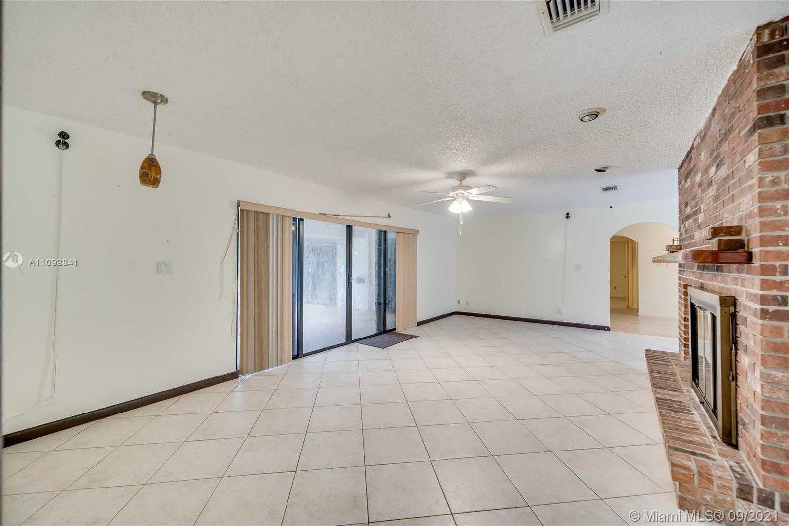 Small Image of 11050 SOUTH WEST 57TH ST, Davie Number 39