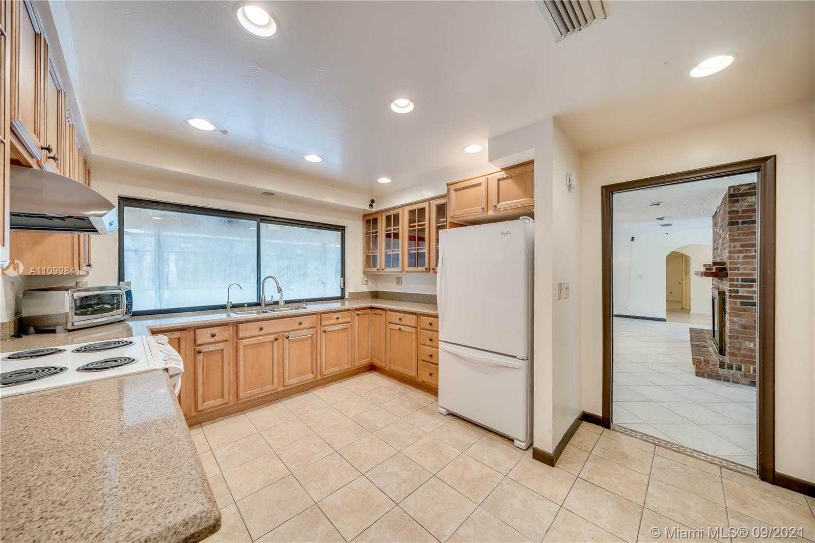 Small Image of 11050 SOUTH WEST 57TH ST, Davie Number 40