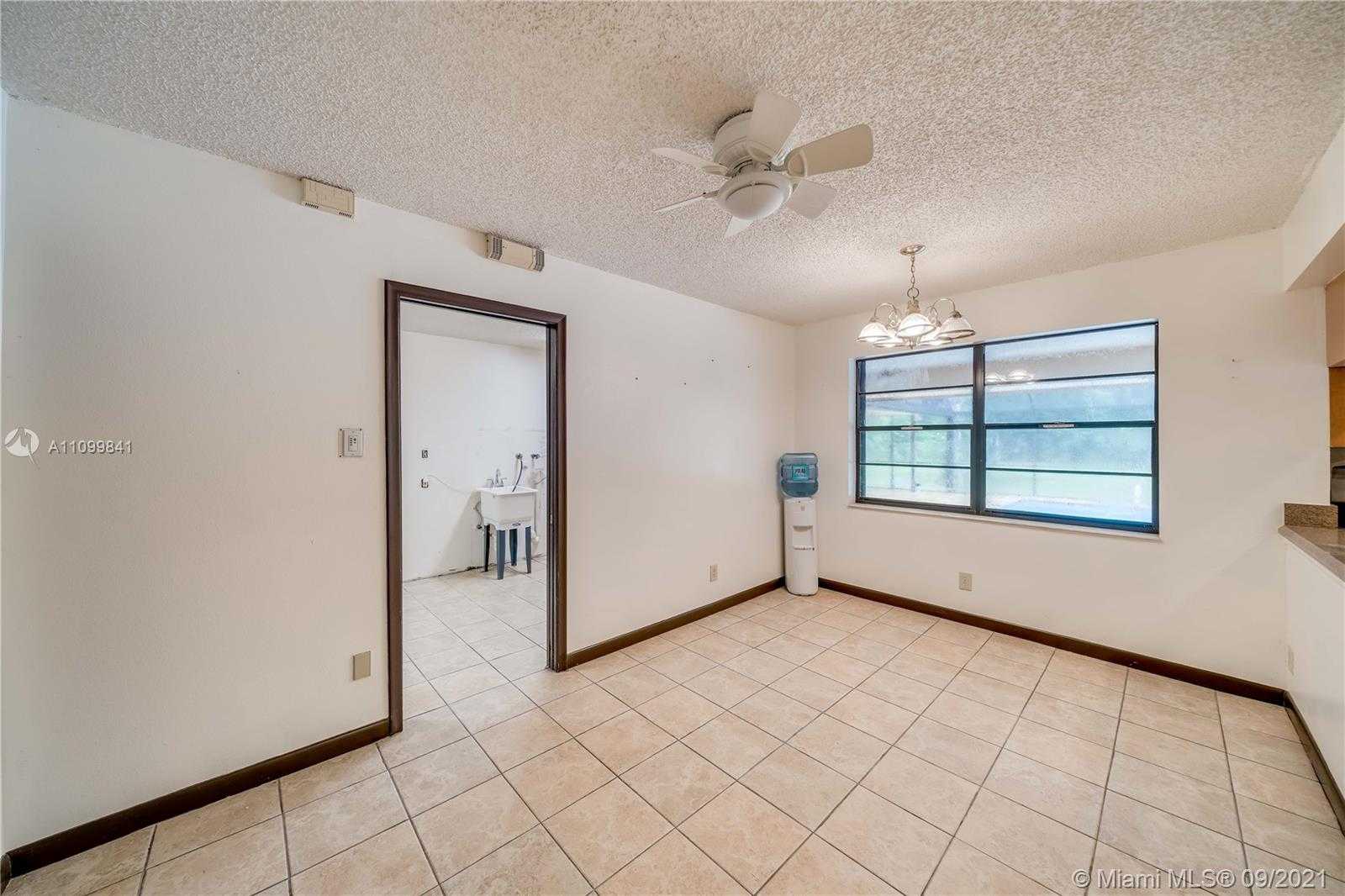 Small Image of 11050 SOUTH WEST 57TH ST, Davie Number 43