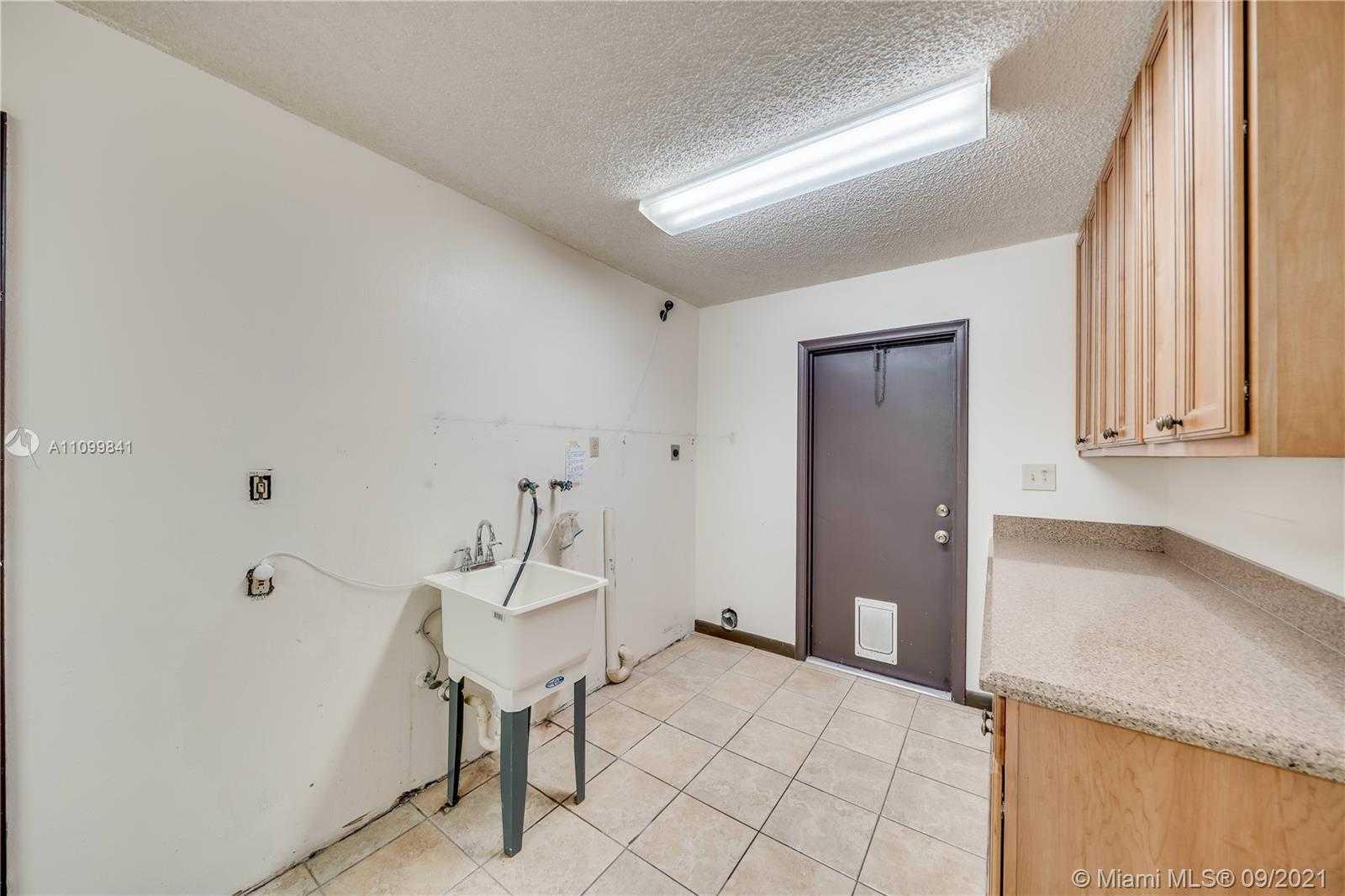 Small Image of 11050 SOUTH WEST 57TH ST, Davie Number 45