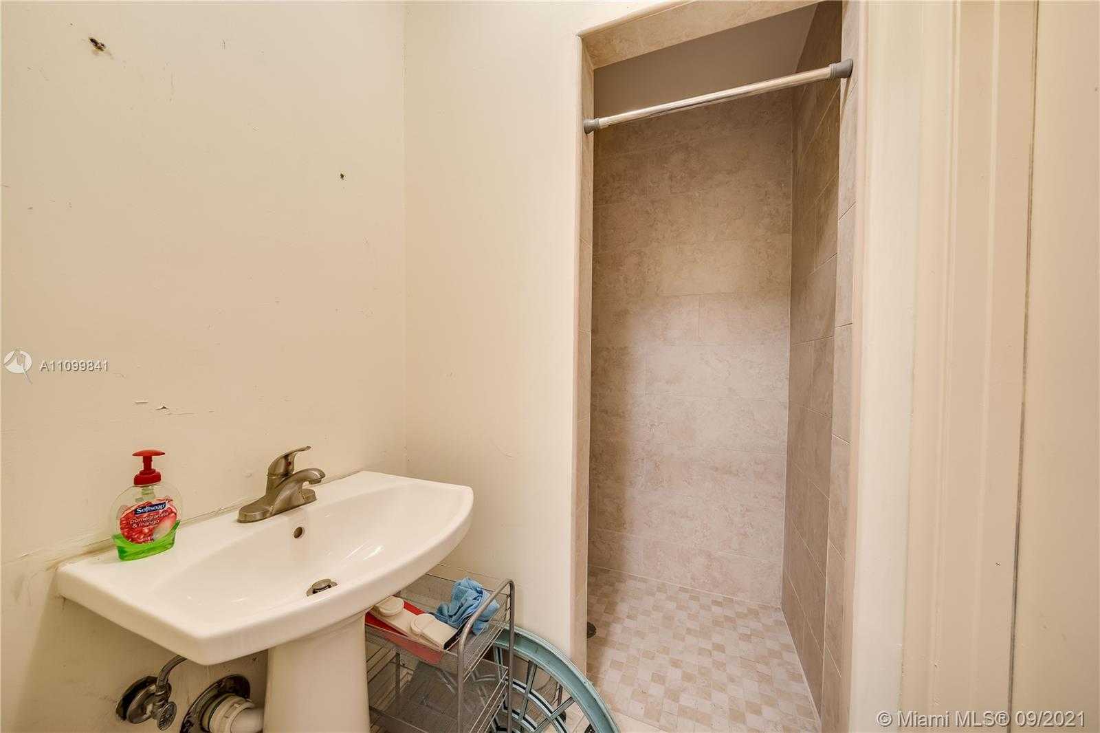 Small Image of 11050 SOUTH WEST 57TH ST, Davie Number 49