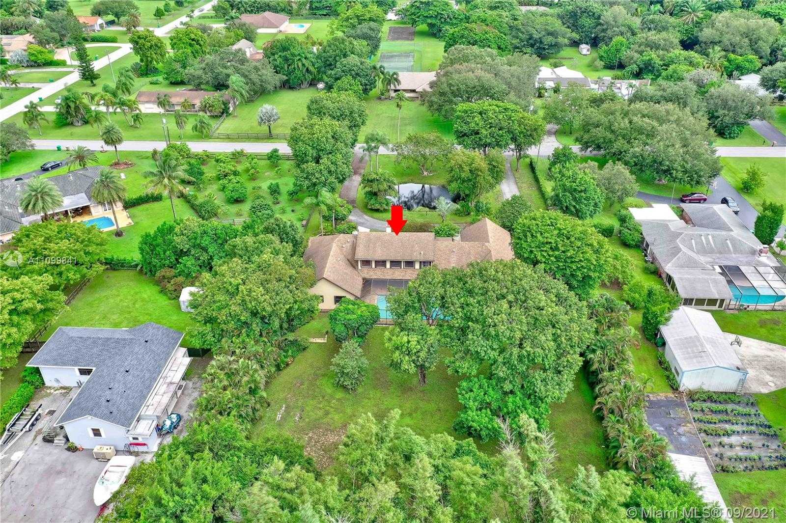 Small Image of 11050 SOUTH WEST 57TH ST, Davie Number 57