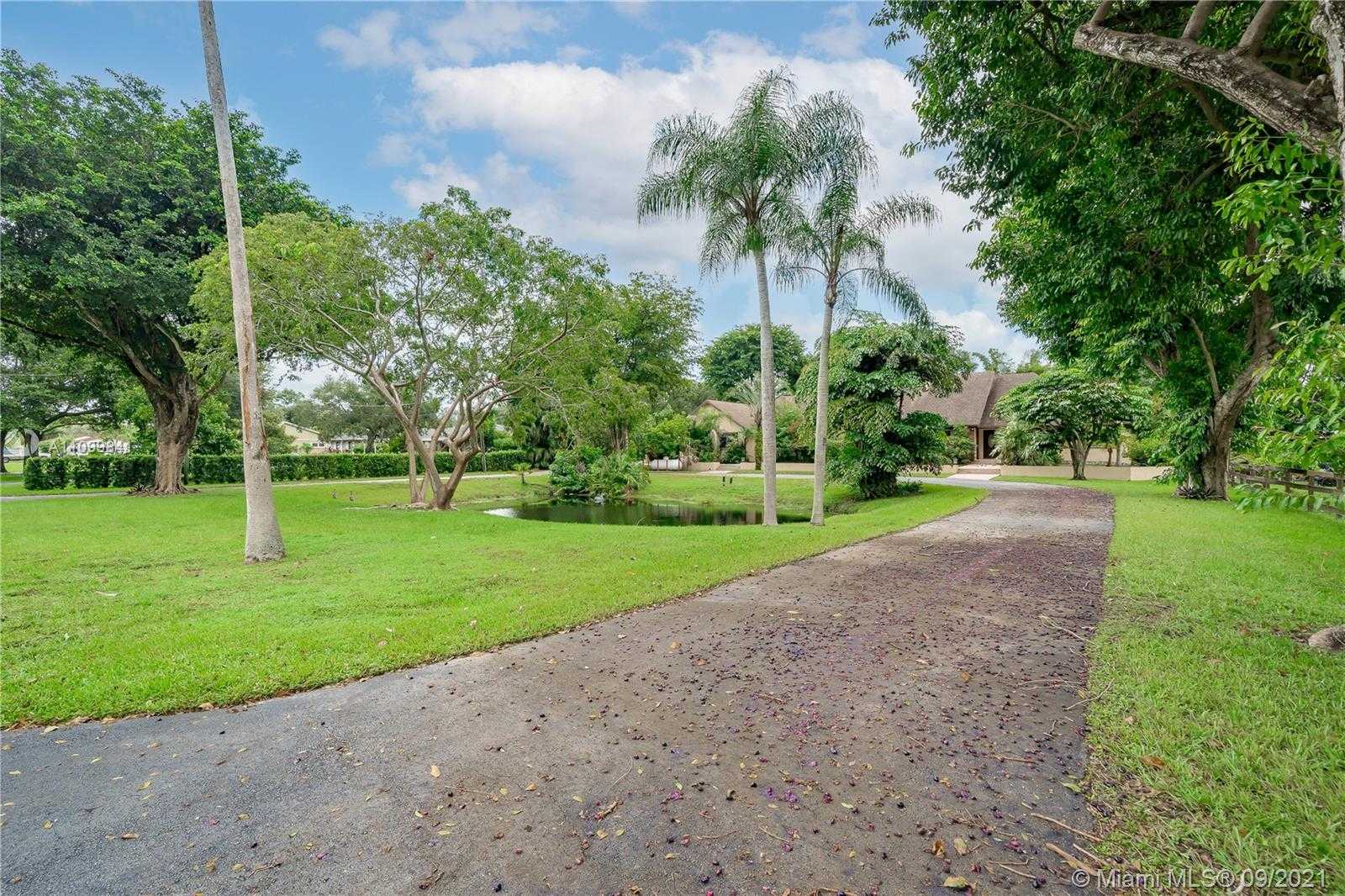Small Image of 11050 SOUTH WEST 57TH ST, Davie Number 60