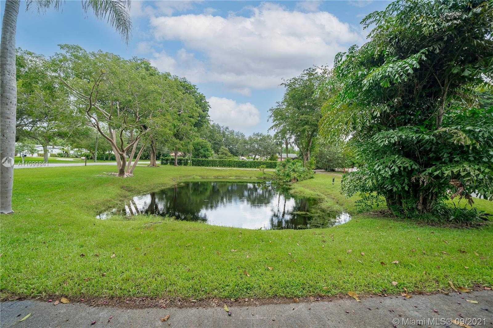 Small Image of 11050 SOUTH WEST 57TH ST, Davie Number 63