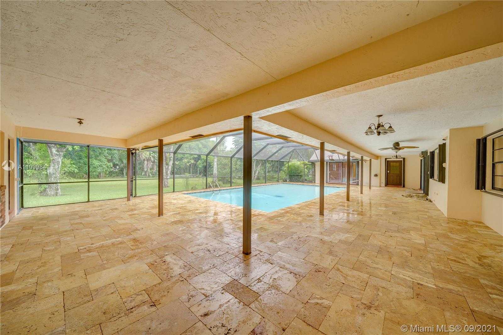 Small Image of 11050 SOUTH WEST 57TH ST, Davie Number 7