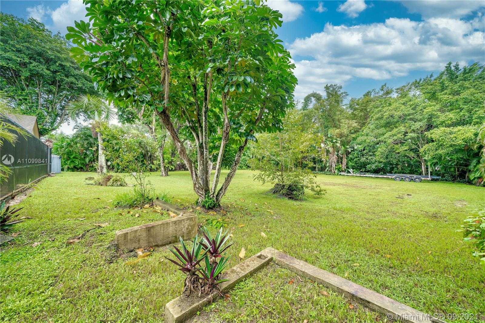 Small Image of 11050 SOUTH WEST 57TH ST, Davie Number 71