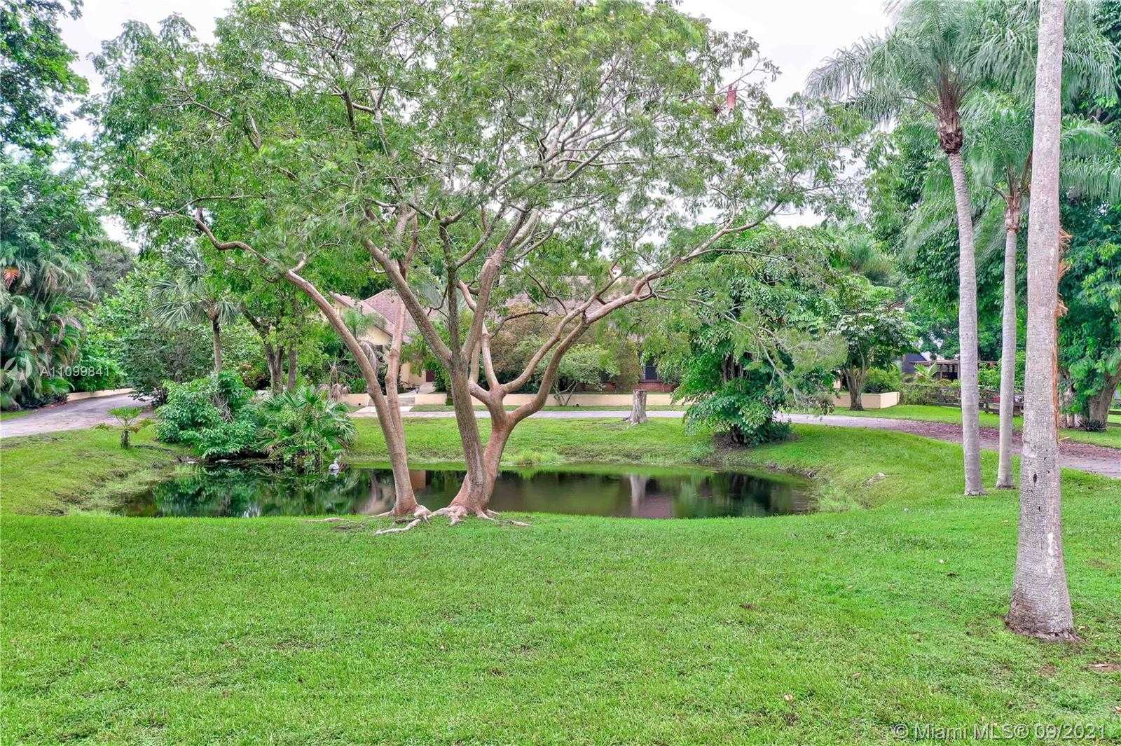 Small Image of 11050 SOUTH WEST 57TH ST, Davie Number 8