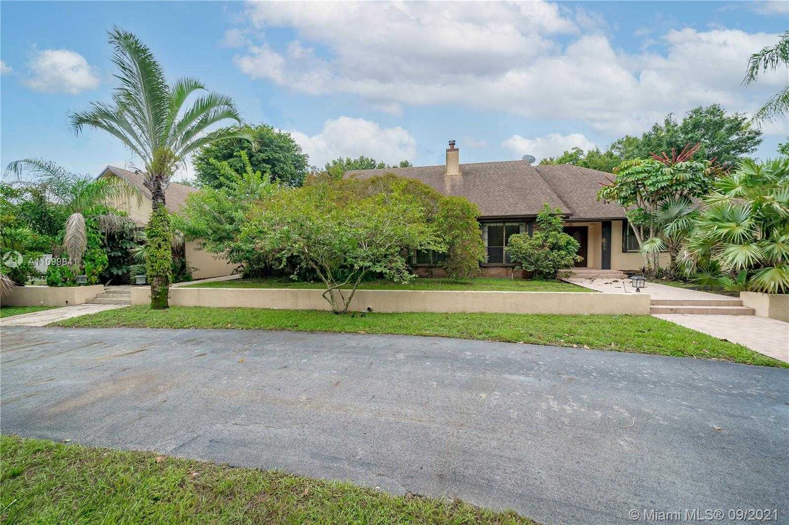 Small Image of 11050 SOUTH WEST 57TH ST, Davie Number 9