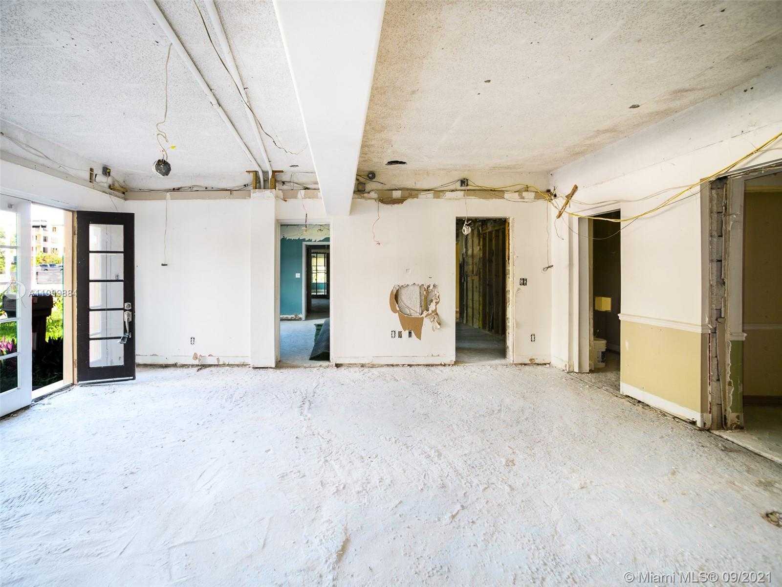 Small Image of 300 SURFSIDE BLVD, Surfside Number 6