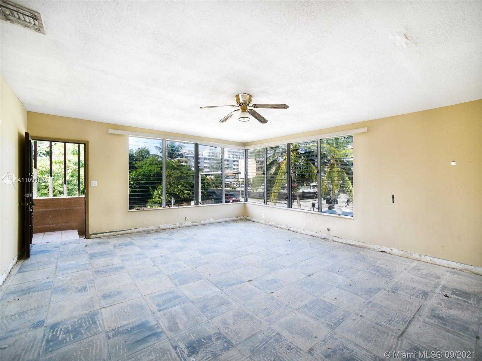 Small Image of 300 SURFSIDE BLVD, Surfside Number 8