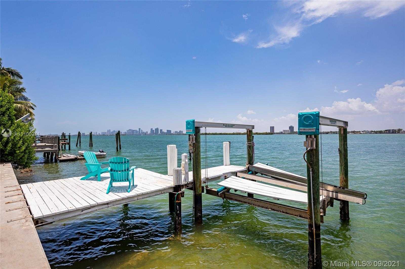 Small Image of 7530 MIAMI VIEW DR, North Bay Village Number 12