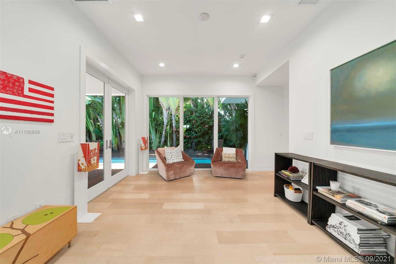 Small Image of 9725 BROADVIEW TER, Bay Harbor Islands Number 12