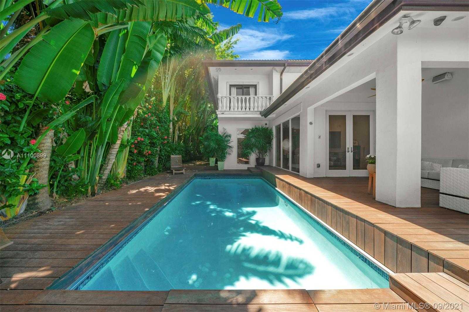 Small Image of 9725 BROADVIEW TER, Bay Harbor Islands Number 14