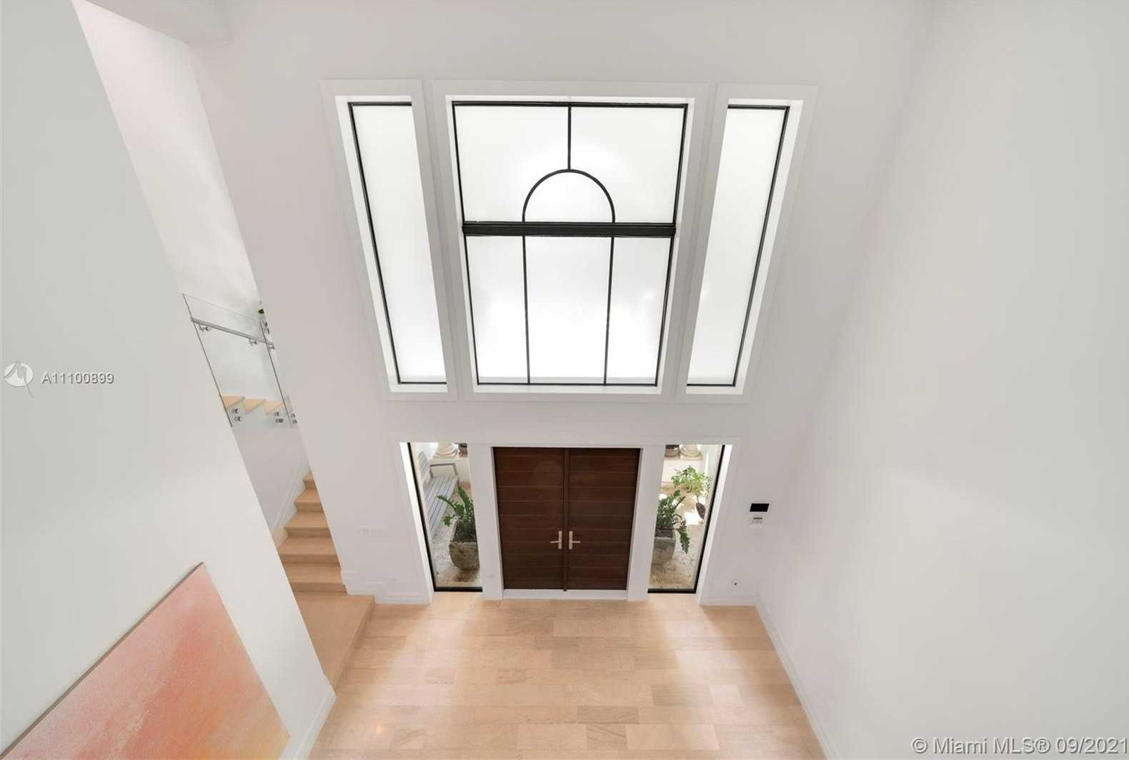 Small Image of 9725 BROADVIEW TER, Bay Harbor Islands Number 17