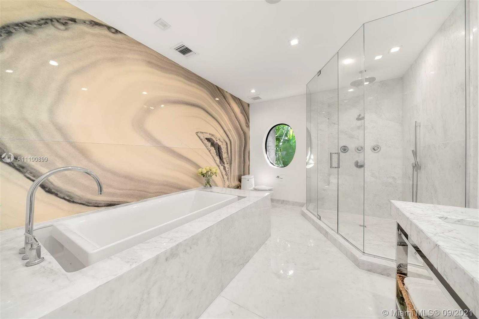 Small Image of 9725 BROADVIEW TER, Bay Harbor Islands Number 23