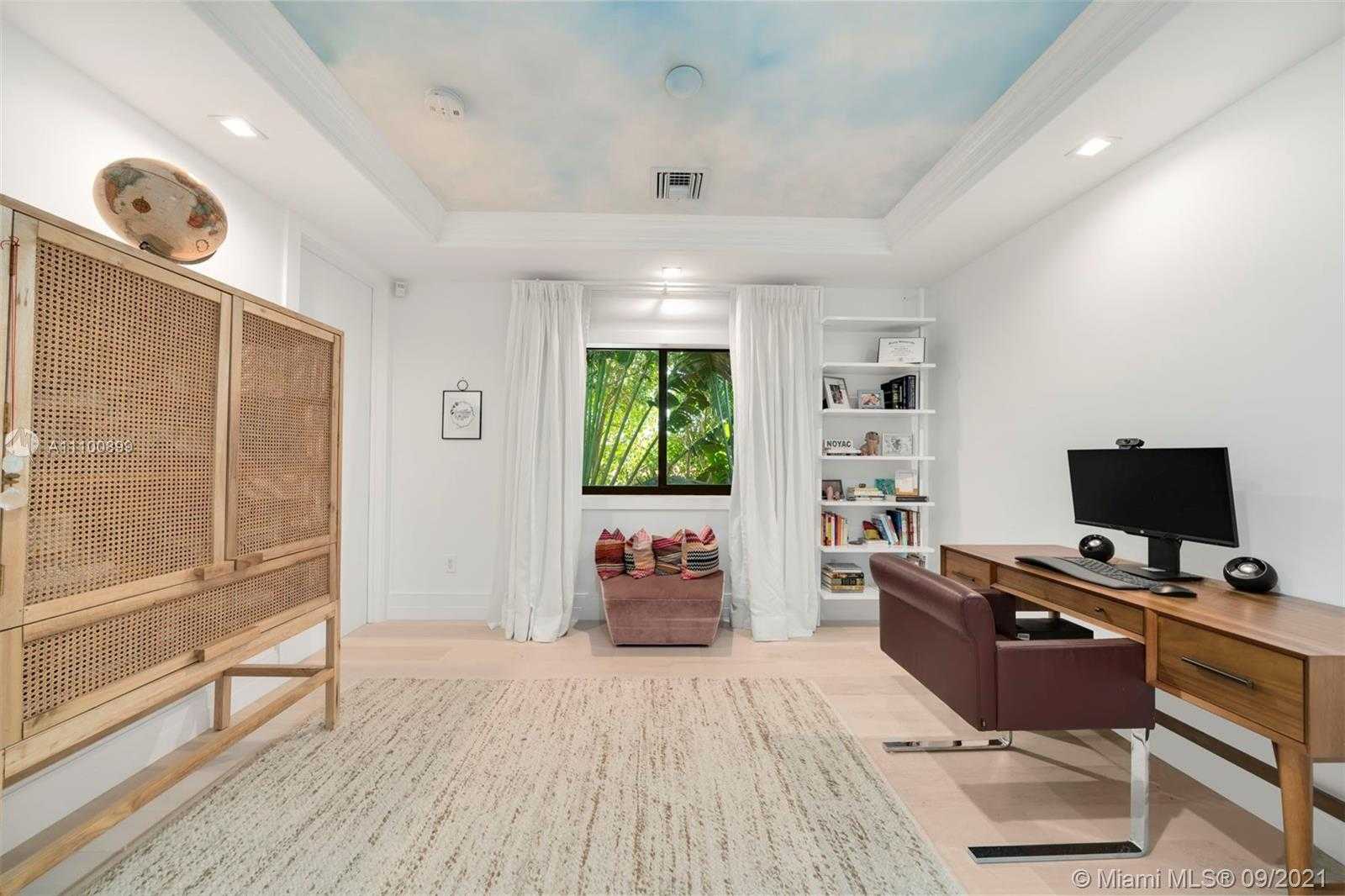 Small Image of 9725 BROADVIEW TER, Bay Harbor Islands Number 26