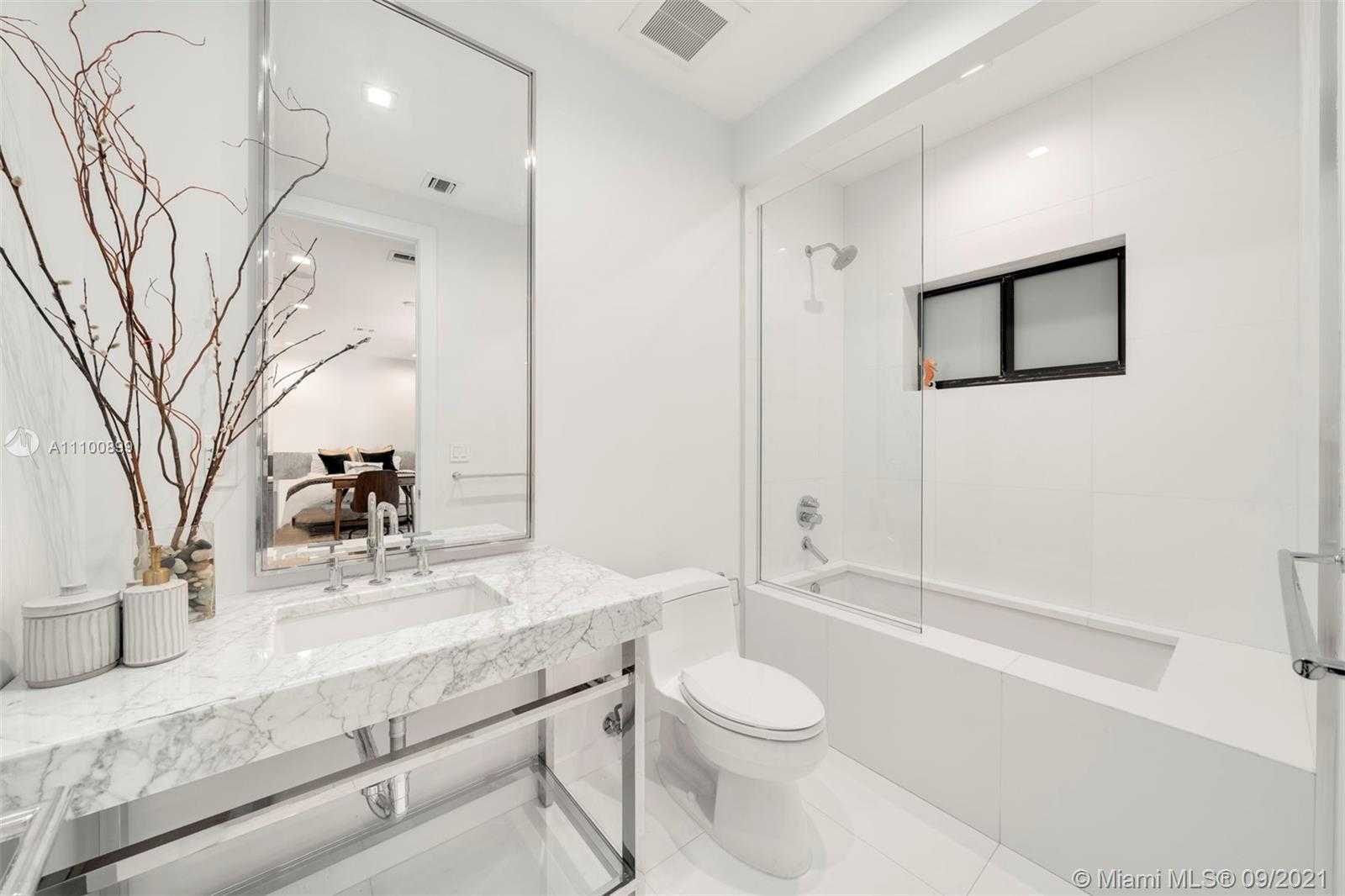 Small Image of 9725 BROADVIEW TER, Bay Harbor Islands Number 36