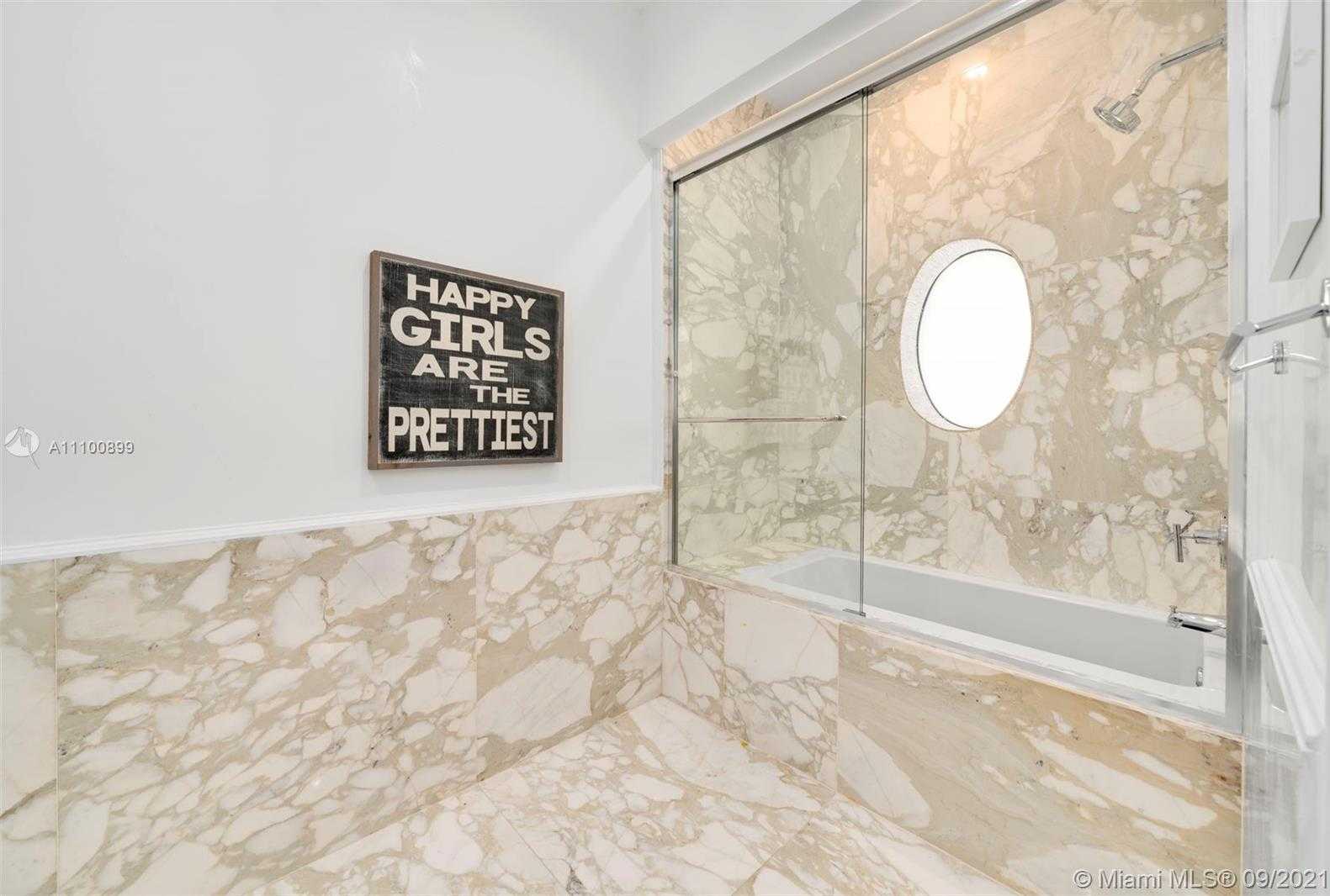 Small Image of 9725 BROADVIEW TER, Bay Harbor Islands Number 38