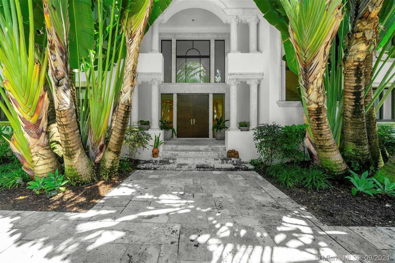 Small Image of 9725 BROADVIEW TER, Bay Harbor Islands Number 4