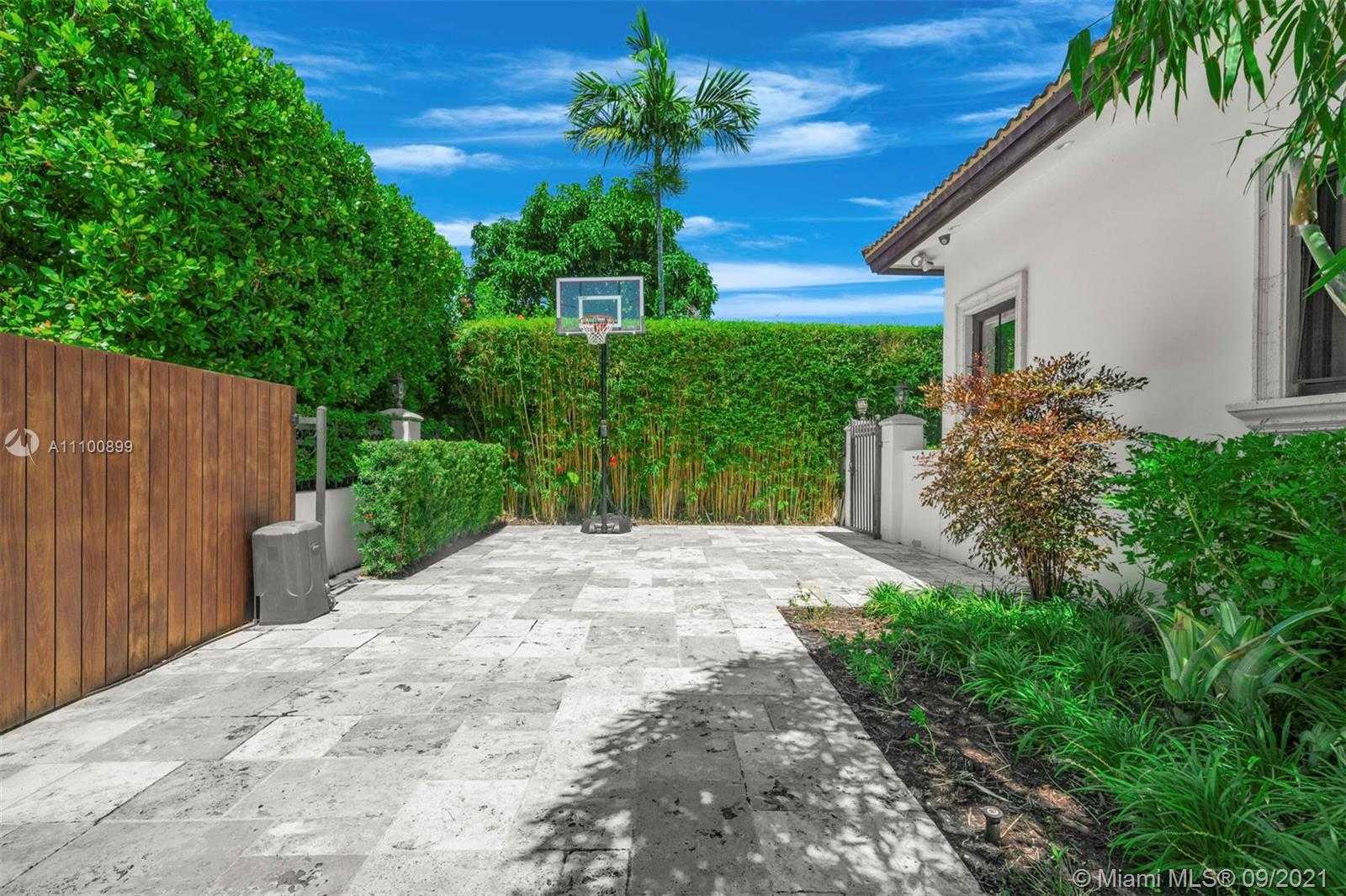 Small Image of 9725 BROADVIEW TER, Bay Harbor Islands Number 43