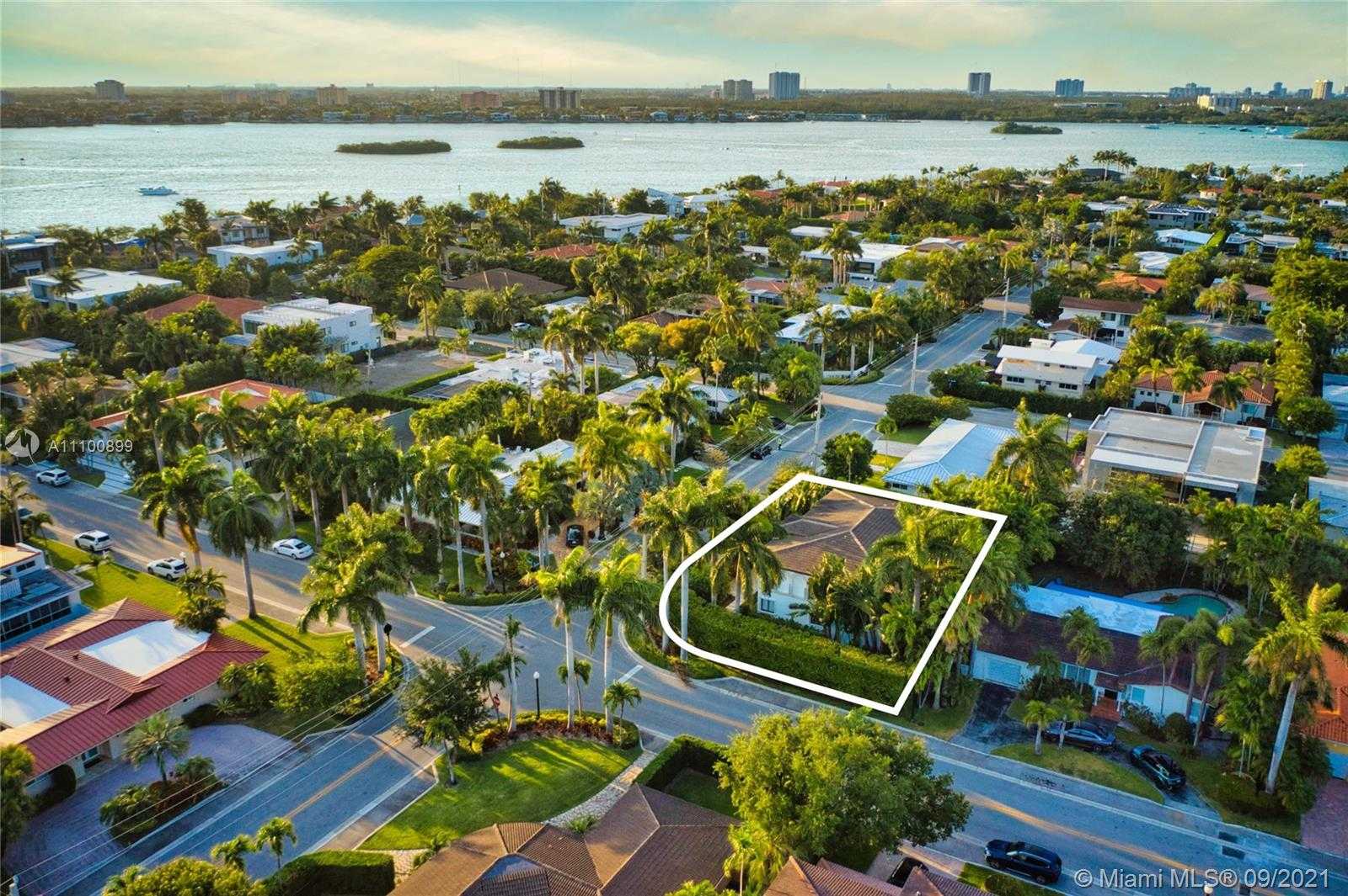 Small Image of 9725 BROADVIEW TER, Bay Harbor Islands Number 46