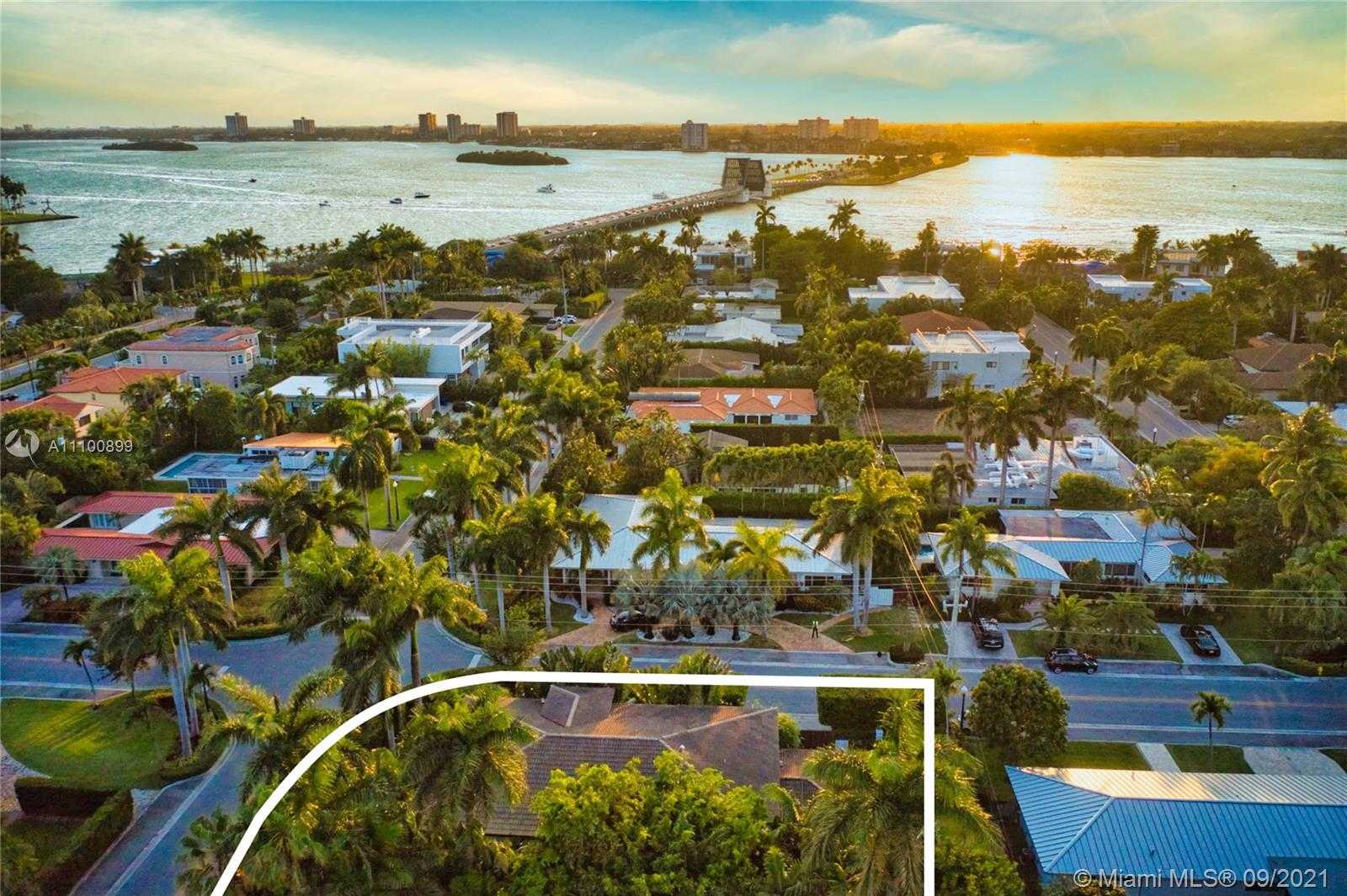 Small Image of 9725 BROADVIEW TER, Bay Harbor Islands Number 49