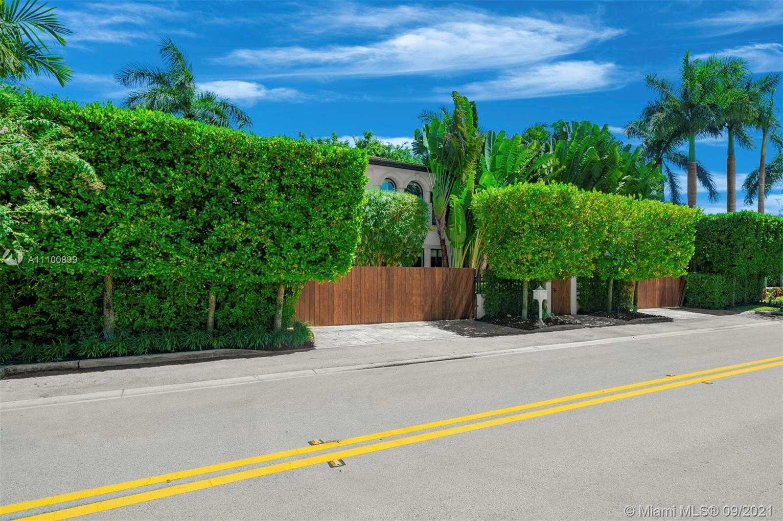 Small Image of 9725 BROADVIEW TER, Bay Harbor Islands Number 50