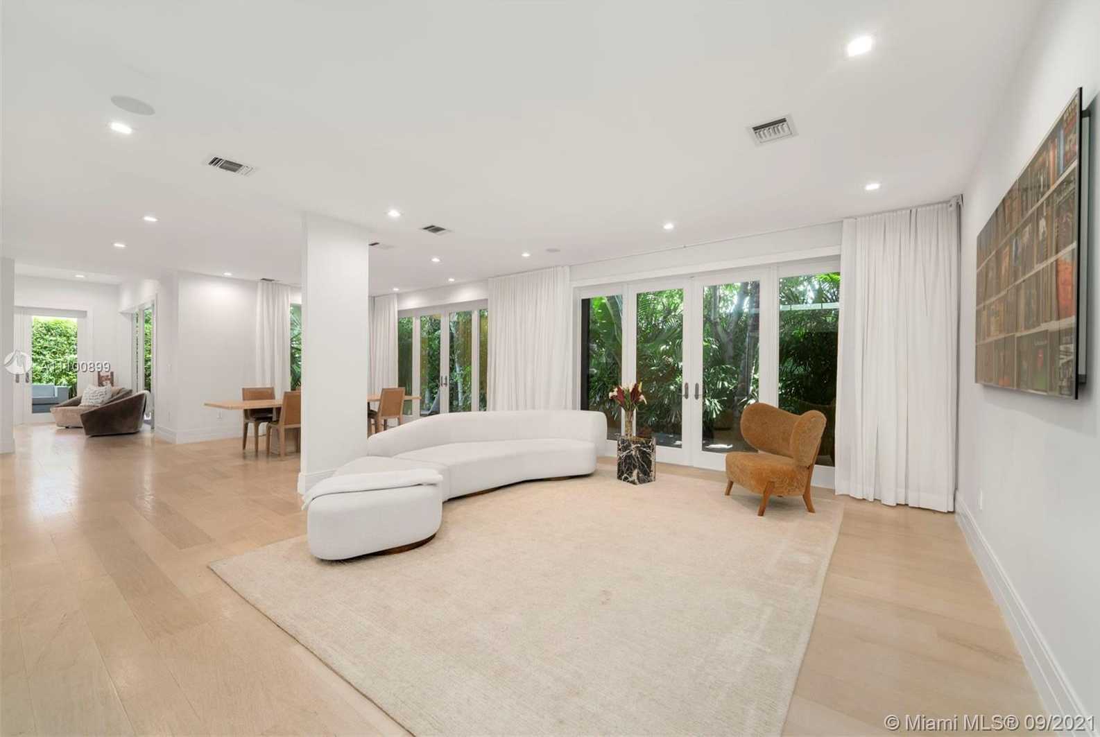 Small Image of 9725 BROADVIEW TER, Bay Harbor Islands Number 6