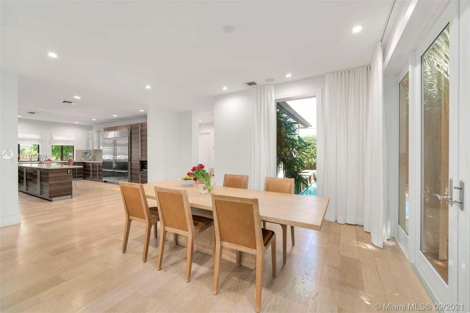 Small Image of 9725 BROADVIEW TER, Bay Harbor Islands Number 8
