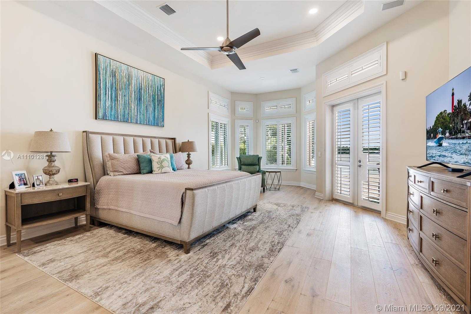 Small Image of 191 RIVER DR, Tequesta Number 9
